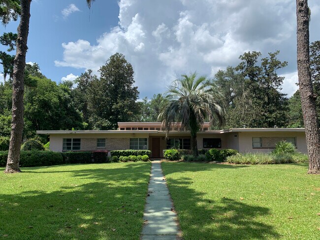 Primary Photo - 706 SW 21st Ave