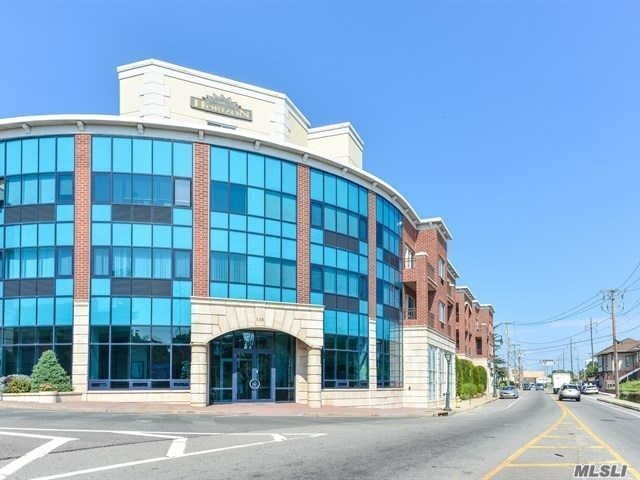 Building Photo - 130 Post Ave