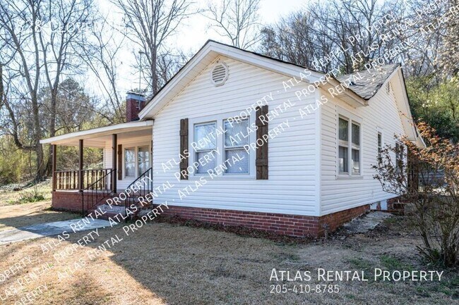 Building Photo - 828 Clover Dr