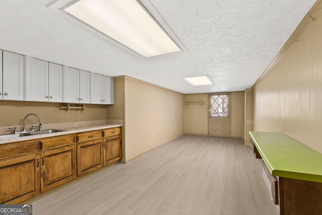 Building Photo - 4205 S Hurt Rd SW