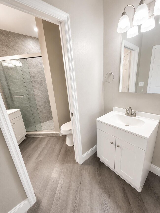 Building Photo - 9847 Perfect Dr