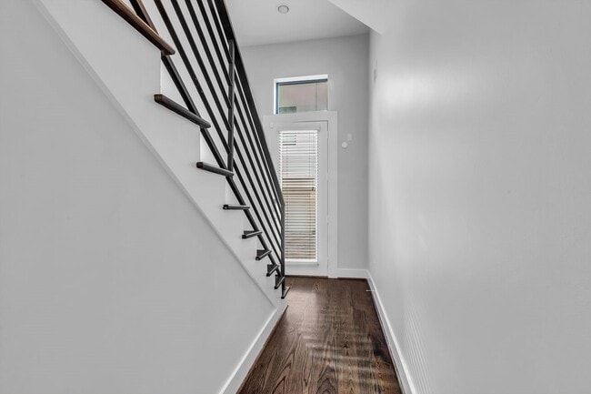 Building Photo - 1724 Ovid St