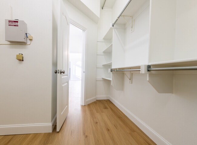 Building Photo - 1814 Morning Glory