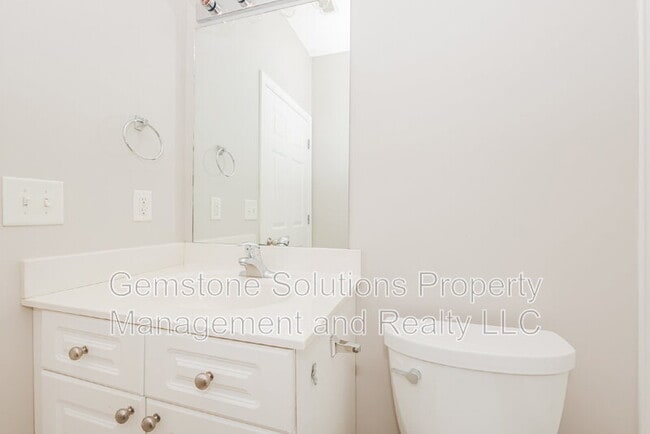 Building Photo - 1006 Prince St