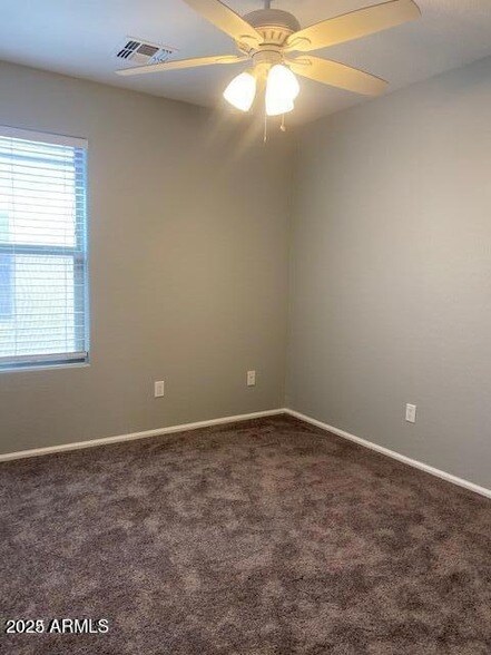 Building Photo - 533 E Angeline Ave