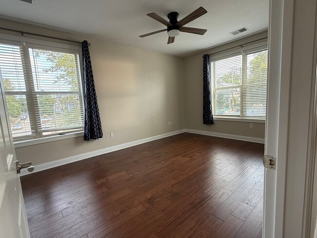 Building Photo - Charming 2 beds 2 baths in Columbus!