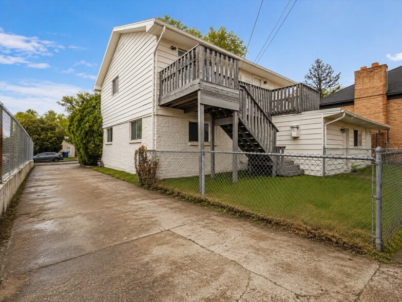 Building Photo - 45 W 1600 N