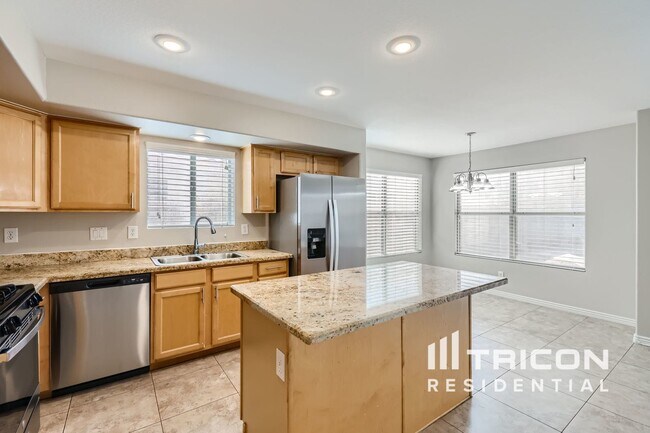 Building Photo - 12527 W Edgemont Ave