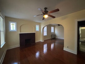 Building Photo - 4922 Winona Ave