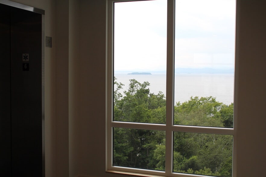 Lake Champlain views from the 6th floor elevator - 125 Cambrian Way