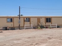 Building Photo - Mobile Home For Rent