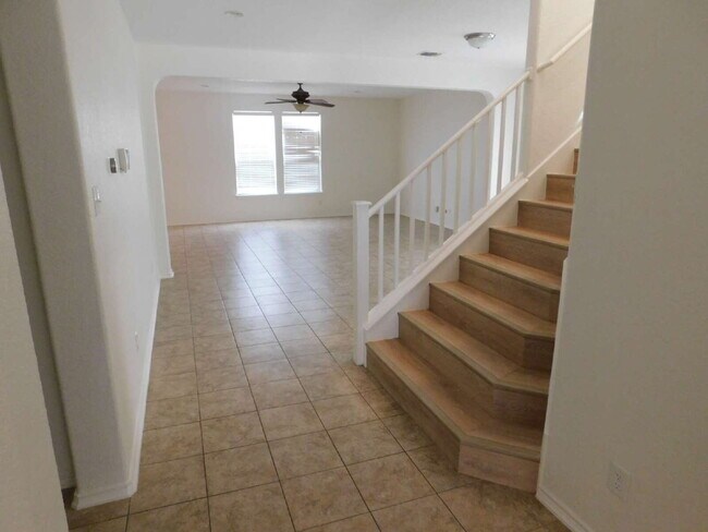 Building Photo - 3 Bed/ 3 Bath Stunner Located at Evans & TPC Parkway