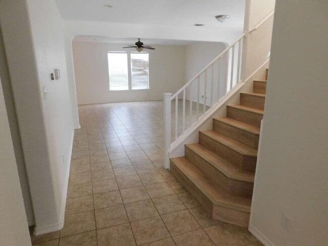 Building Photo - 4 Bed/ 3 Bath Stunner Located at Evans & TPC Parkway