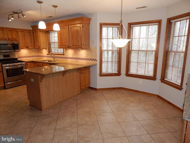 Building Photo - 43974 White Cedar Ln