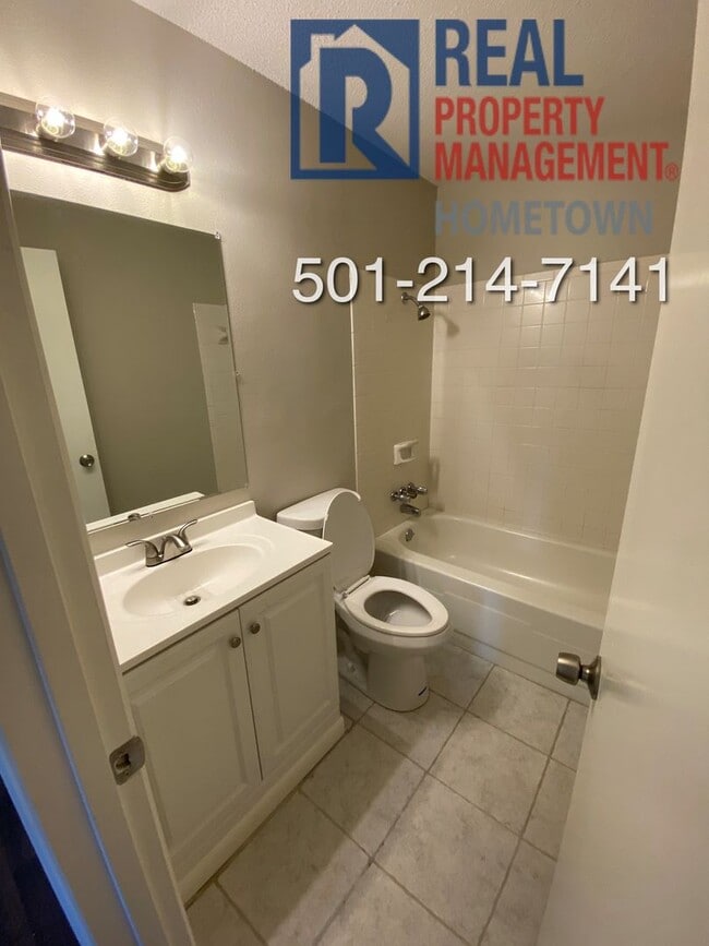 Building Photo - 501 Pamela Dr