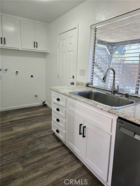 Building Photo - 853 Douglas Ct
