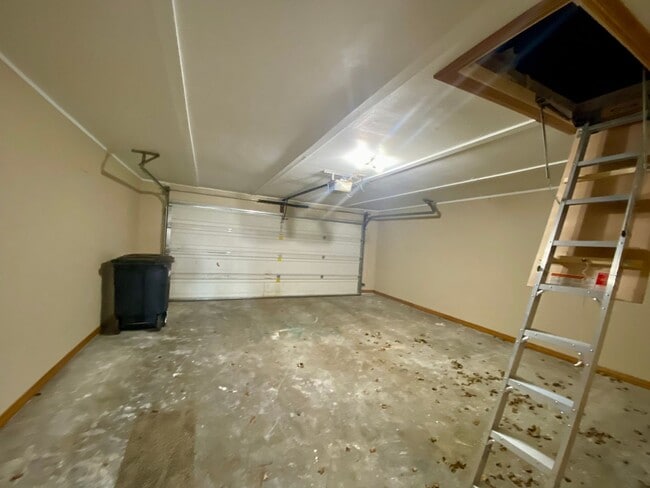 Building Photo - Welcome home!