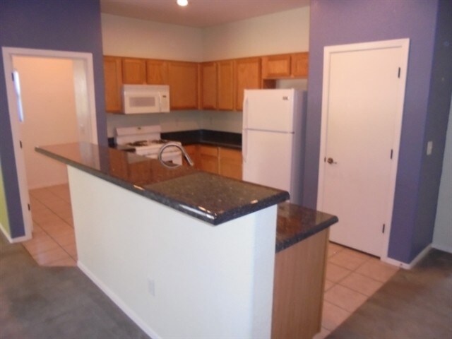 Building Photo - 3621 W Avenida Vera Cruz