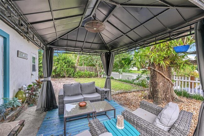 Building Photo - 1980 SW 28th Terrace