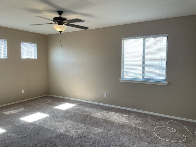 Building Photo - 12960 Cozy Cove Ave