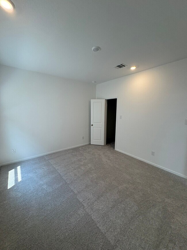 Building Photo - 6419 Seafoam Lake Dr