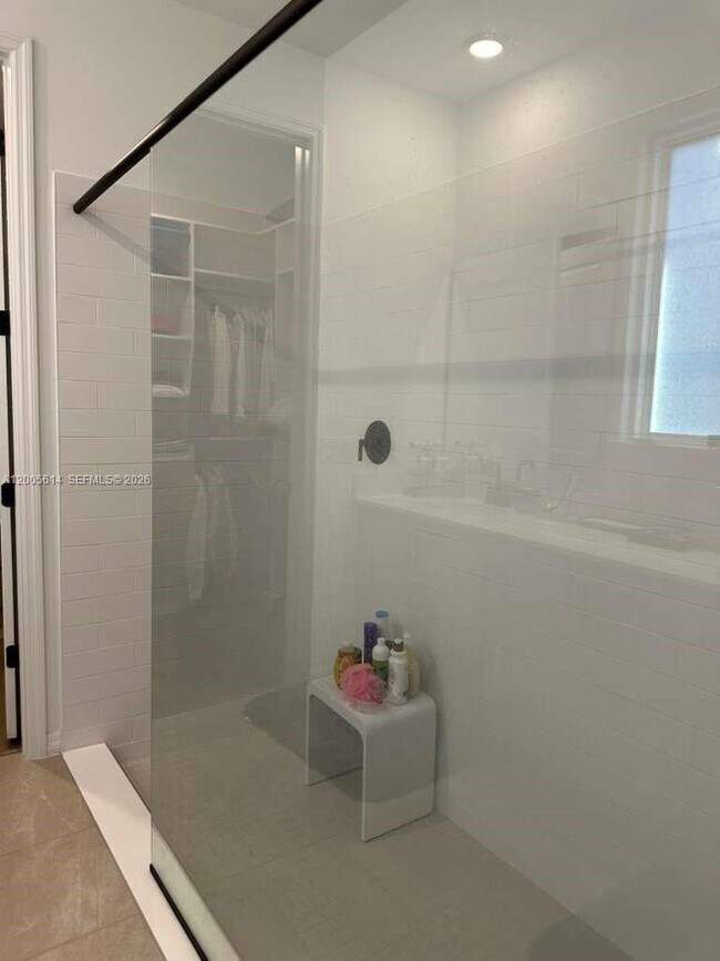 Building Photo - 2952 Embark Trl