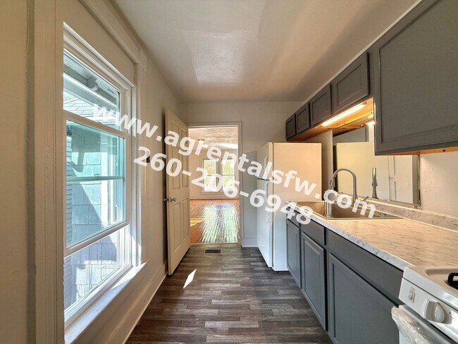 Building Photo - 231 W Dewald St