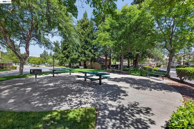 Building Photo - 4039 Ghiotti Ct