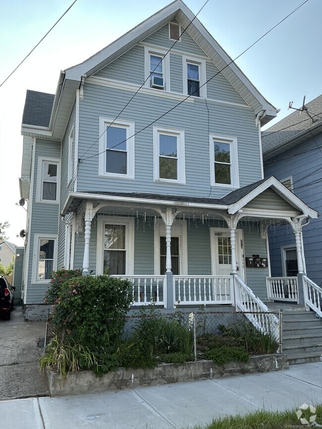 Building Photo - 274 Lloyd St