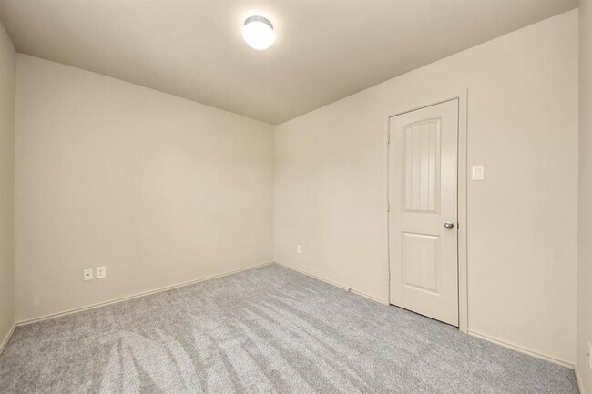 Building Photo - 2043 Naplechase Crest Dr