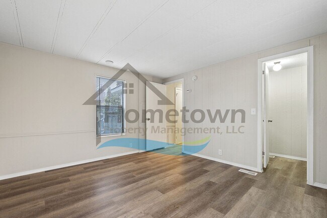 Building Photo - 2-Bedroom 2-Bathroom Home with Off-Street Parking Available in Coeur d’Alene!