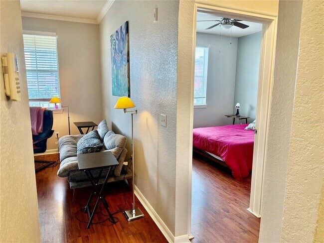 Building Photo - 860 N Orange Ave