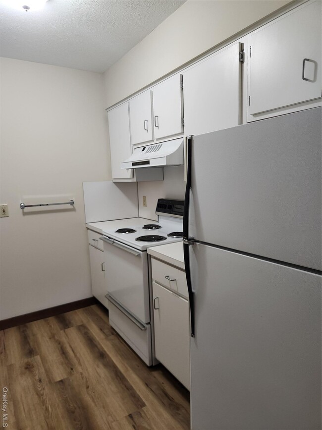 Building Photo - 125 E Market St