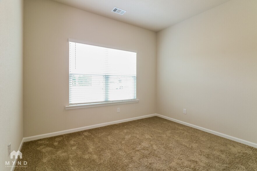 Building Photo - 3359 Bridgewood Dr