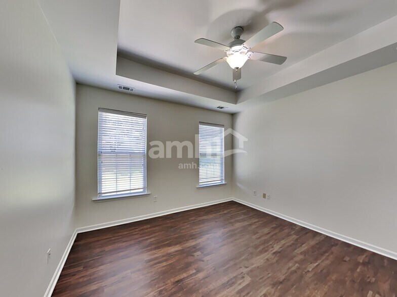 Building Photo - 9640 Turning Wheel Dr