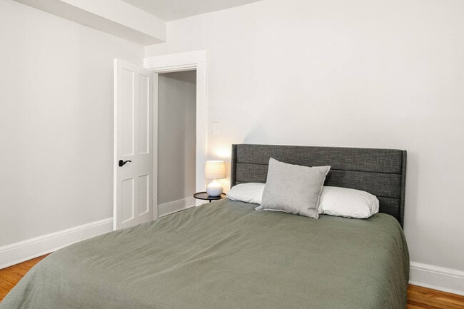 Building Photo - 1326 Broadway