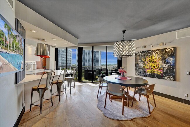 Building Photo - 3610 Yacht Club Dr