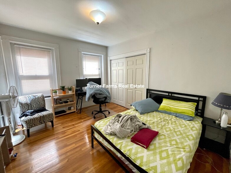 Building Photo - 40 Cedar St