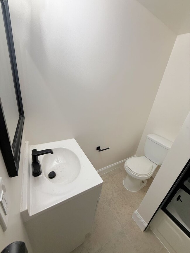 Building Photo - 13th ST