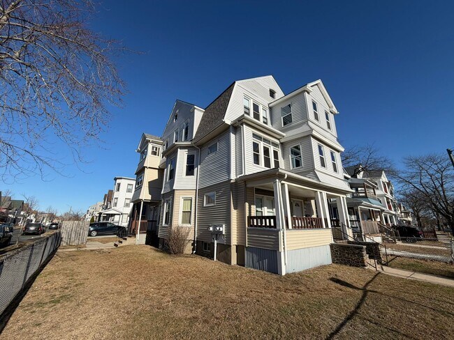 Building Photo - 242-244-244 Orange St