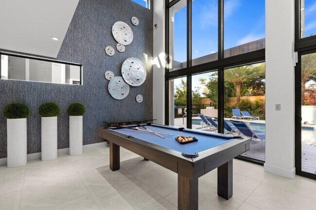 Building Photo - 3040 N Ocean Blvd