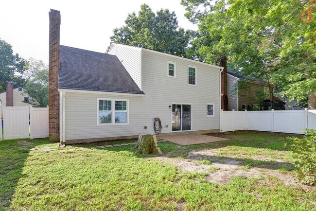 Building Photo - Cute Two Story With Nice Upgrades
