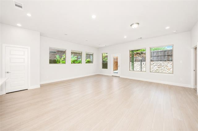 Building Photo - 8637 Spindletop Dr