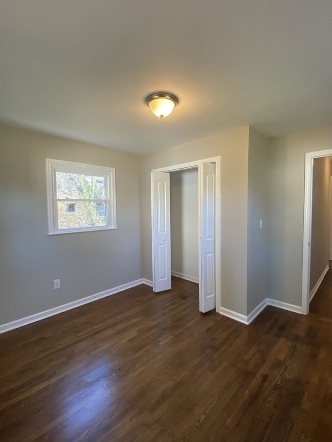 Building Photo - Charming Fully Renovated Bungalow in Gastonia!