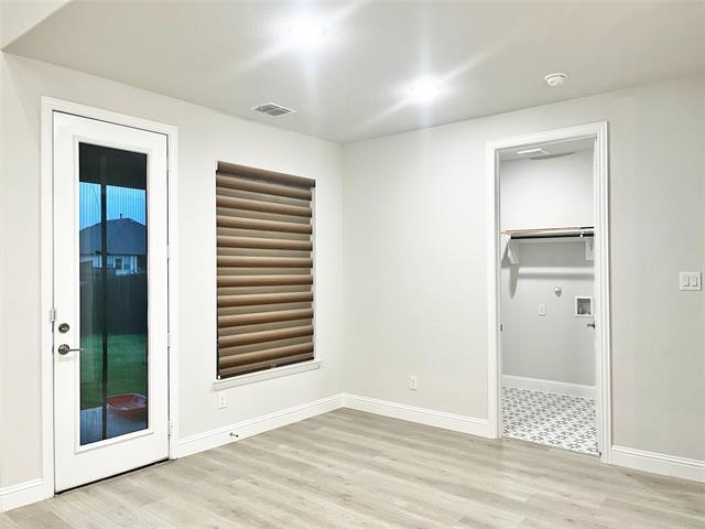 Building Photo - 2124 Esher Dr