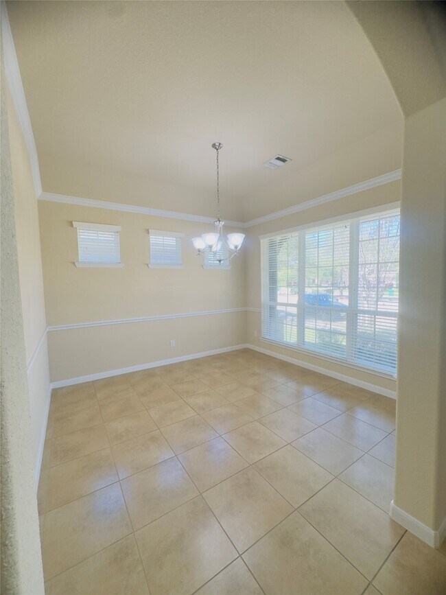 Building Photo - 26327 Cedar Pine Dr