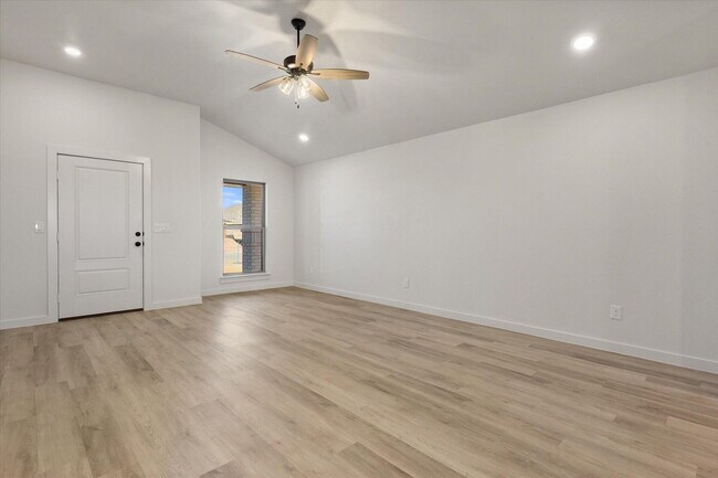 Building Photo - 2609 Garland Ave