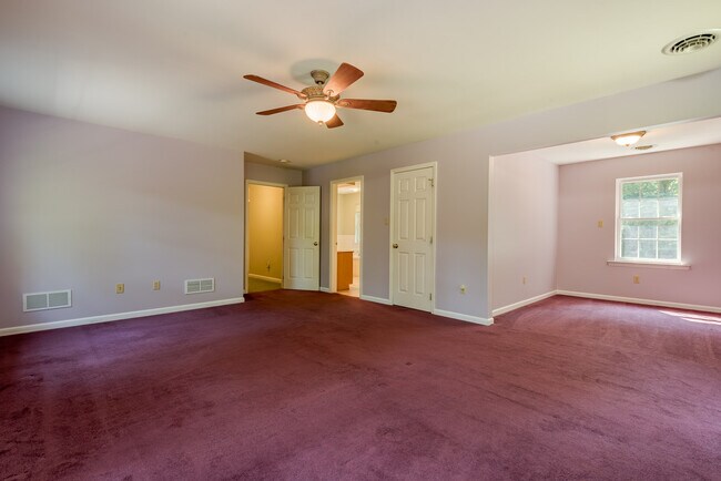 Building Photo - 80 Hillbrook Dr