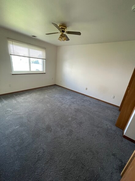 Building Photo - 566 Athletic Way