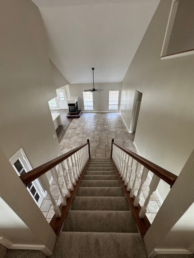 Building Photo - 201 Pebble Springs Ln